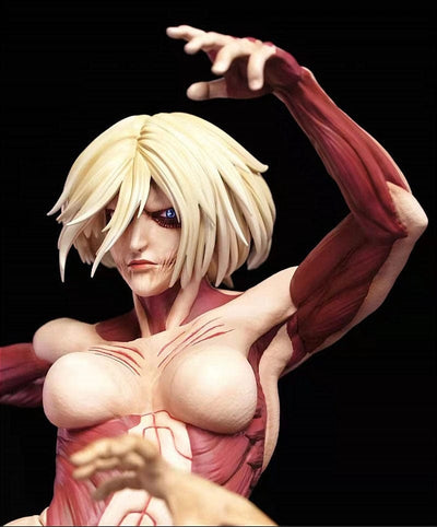 Figurine SNK Collector en Resine Titan Assaillant vs Titan Féminin 0 Tresor Otaku